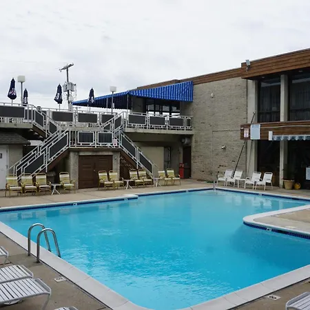 Windjammer Motor Inn-3